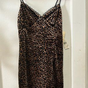 NWT Mica Leopard Velour Dress Size 6-8 Retail $119